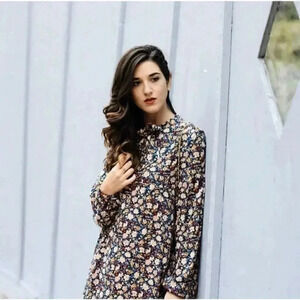 Zara Basic Women’s Floral Mini Dress With Tie Neck‎ Size Small Long Sleeve